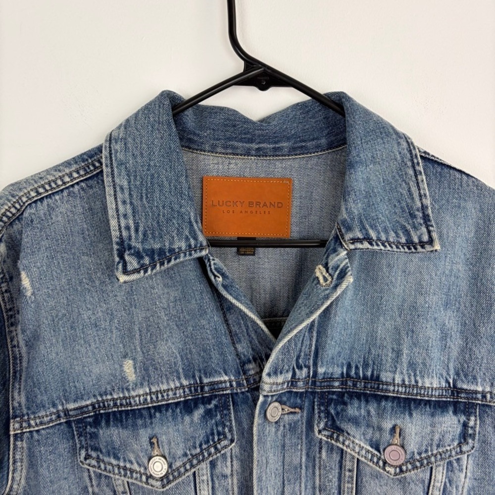 Lucky Brand Boyfriend Trucker Denim Jacket Jean Jacket Distressed Size Medium - Picture 2 of 8